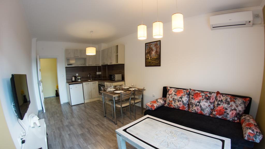 Nasred Grada Apartman Hiszarja Kültér fotó